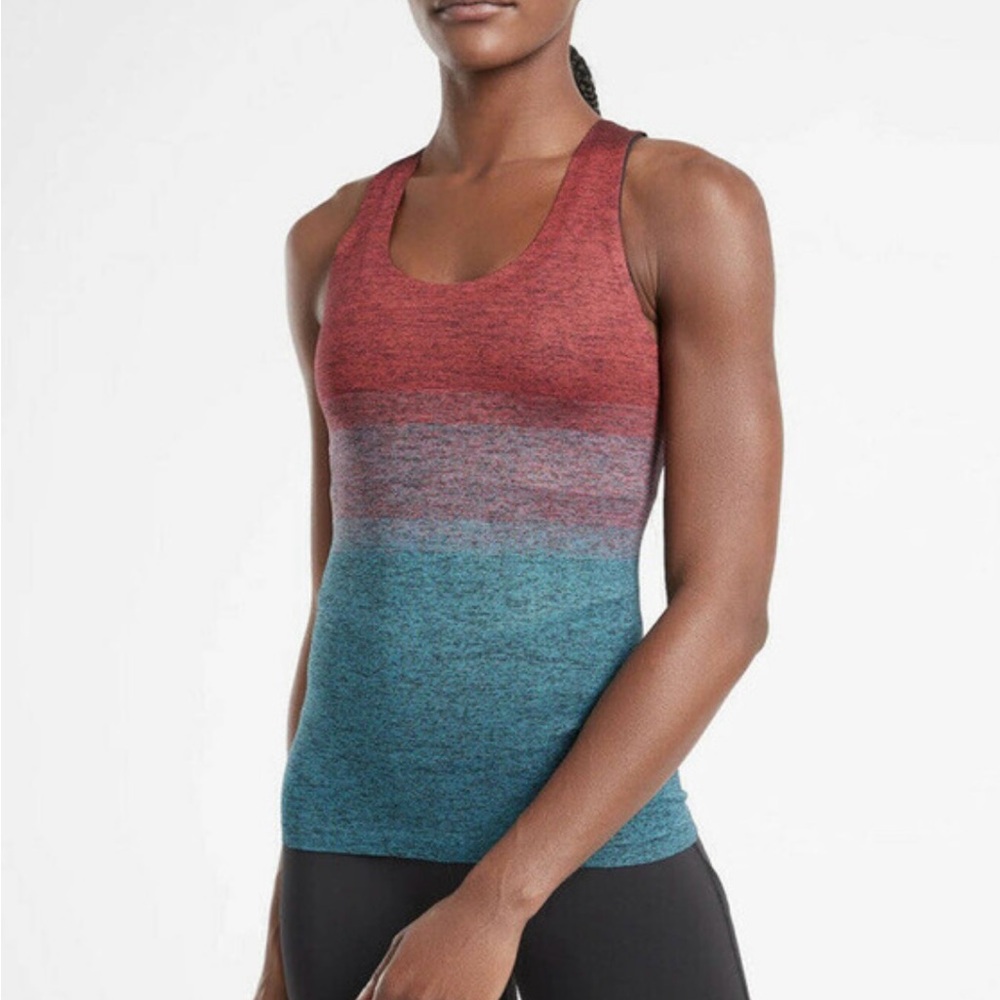 EUC Athleta Women Ombre Red Blue Multi Relay Tank Seamless Workout Top 556434